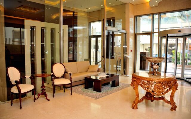 Dolphin Royal Suites