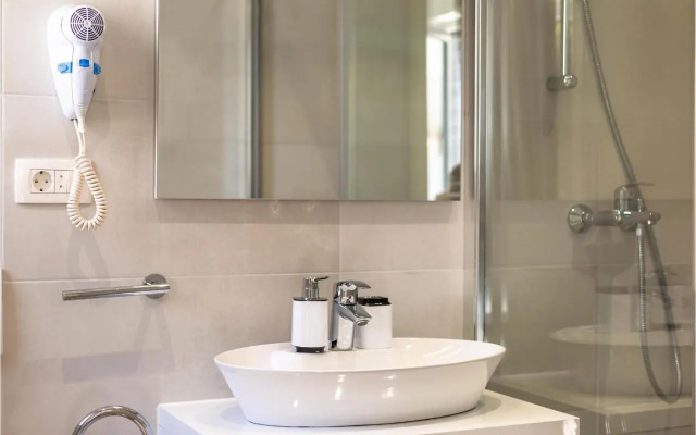 Two-Bedroom Apartment in Medici