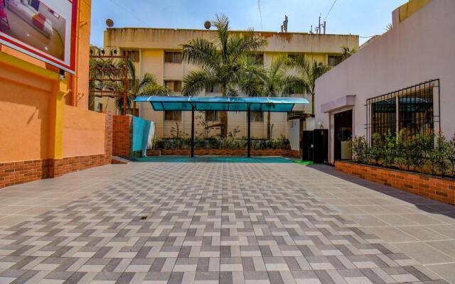 FabHotel Apricot Premier