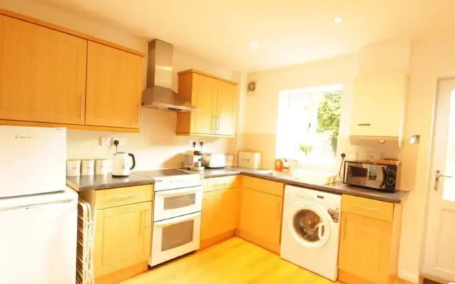 Fantastic 2-bed House in Hull. Garden, Sky tv