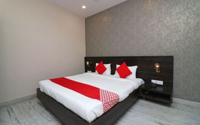 Krishna Plaza by OYO Rooms