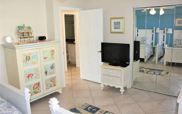 Jamaica Royale 802 - 2 Br Condo