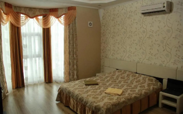 Kristall Hotel