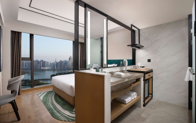 Hilton Garden Inn Xiamen Bailuzhou Park – Guest Rooms – Xiamen