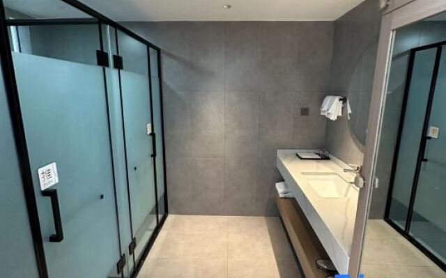 Yishanyihai Designer B&B (Dali Ancient Town)