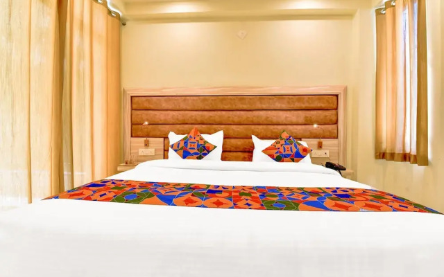 Fabhotel Pacific Inn