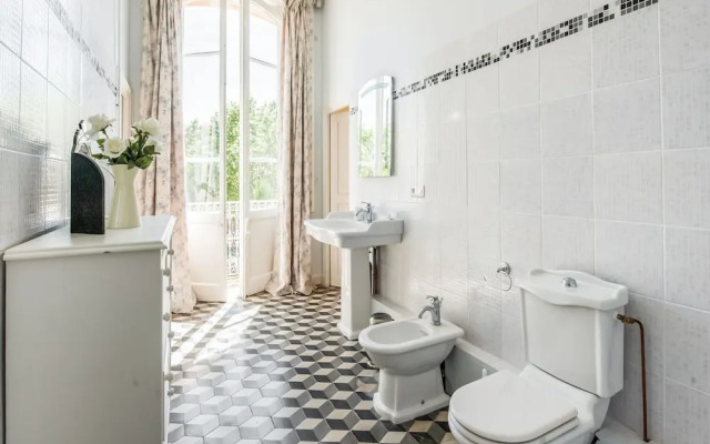 Elegant Holiday Home Near the Canal du Midi