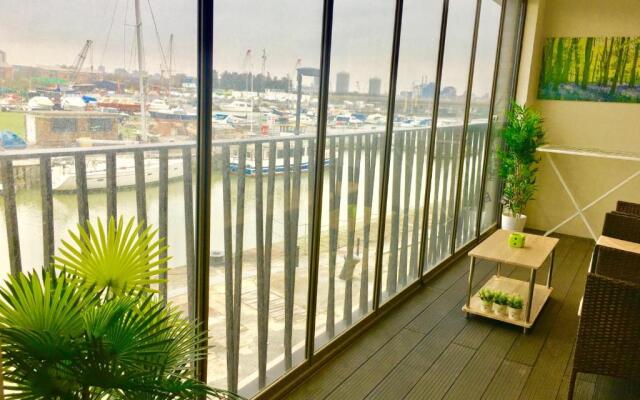 Dockland Excel 2 Bedroom Apartment
