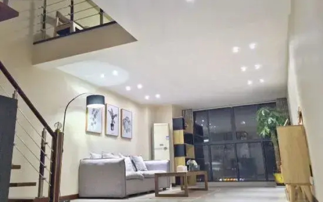 Newhouse Apartment