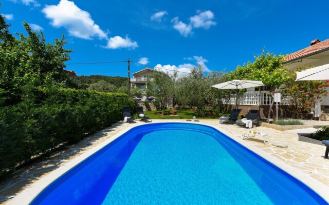 Villa Pine
