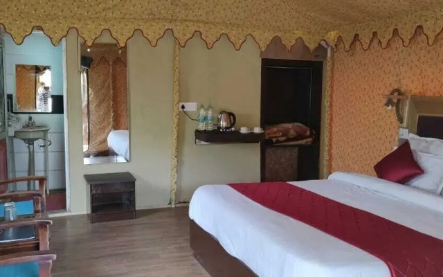 Royal Deluxe Camp