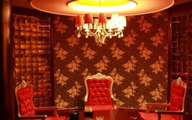 Oriental Luoma Hotel