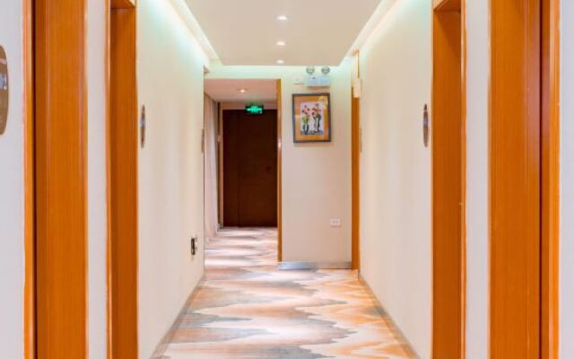 Xicheng Pedestrian Street Hotel