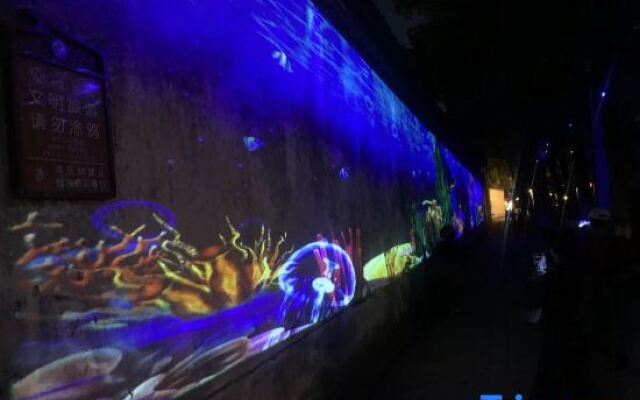 Tongli Cloud House Quadrangle Designer Cinema Hotel