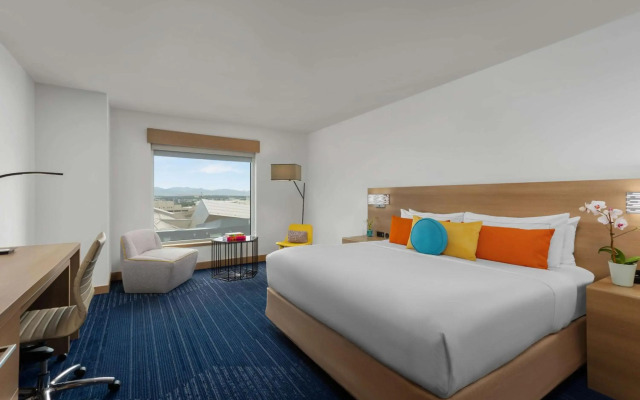 The Art Hotel Denver, Curio Collection by Hilton