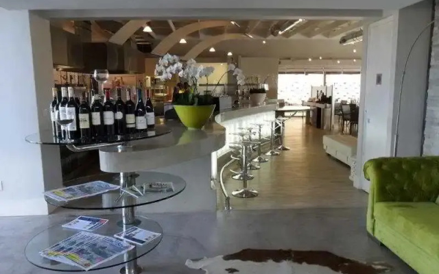 Boulevard 44 Boutique Hotel
