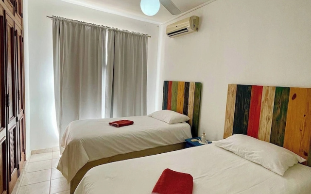 Apartment 5 Mins Walk To The Beach