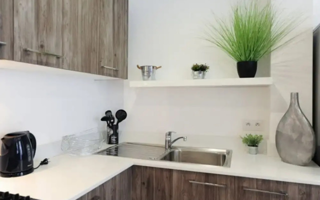 Mini Suite Monalisa-5Stars Holiday House