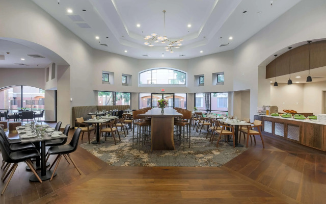 DoubleTree Suites by Hilton Hotel Sacramento - Rancho Cordova