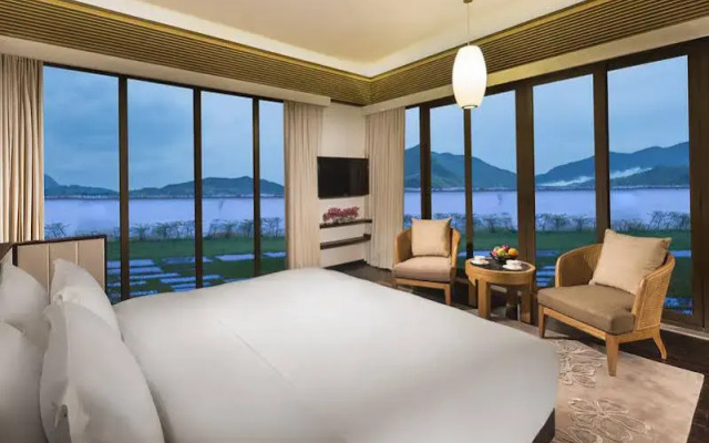 Banyan Tree Huangshan