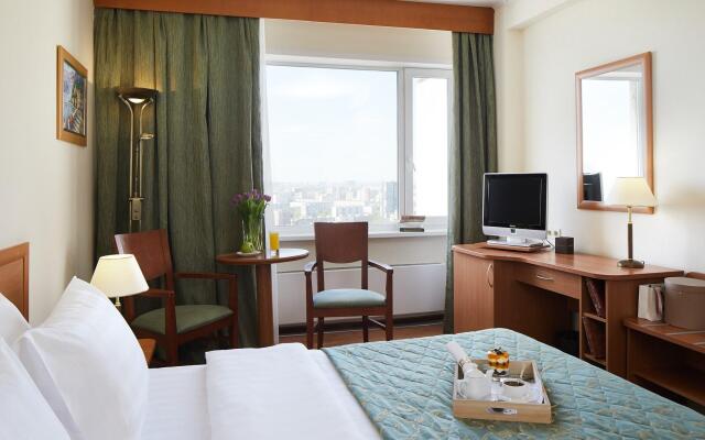Favorit accommodation service (official partner of the Delta Izmailovo Hotel)