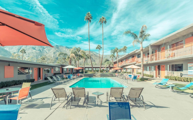 The Skylark a Palm Springs Hotel
