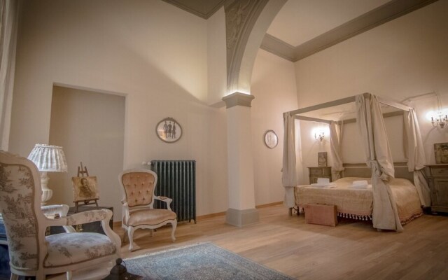 Breathtaking 4BD Apt 5min Walk to Duomo