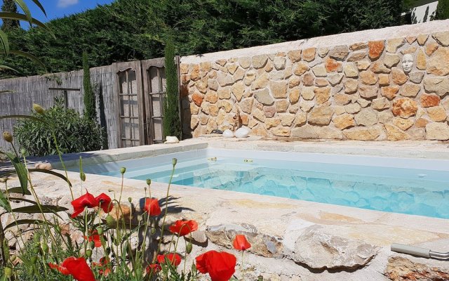 Quaint Holiday Home in Lorgues with Pool
