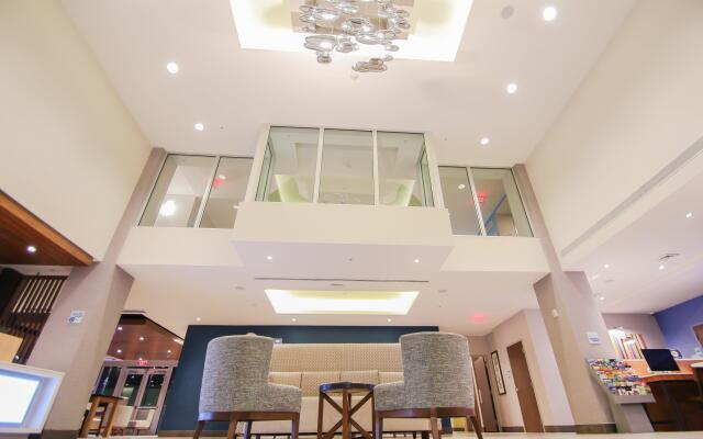 Holiday Inn Express & Suites Miami Airport East by IHG