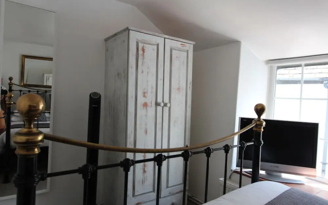 Ginentonic Cottage
