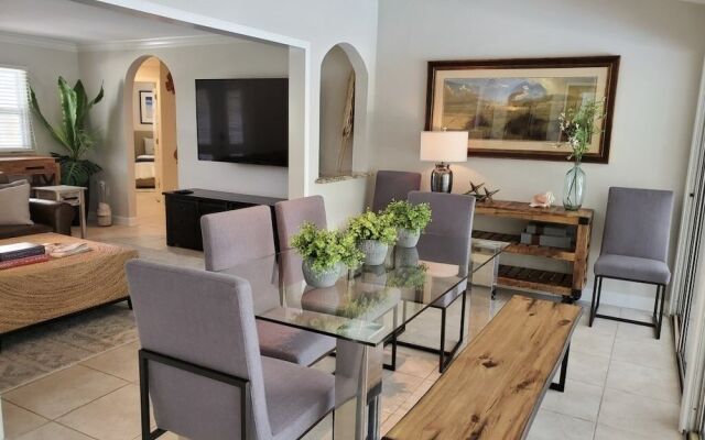 Paradise Awaits - Wkly 3 Bedroom Home