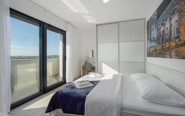 Nice Home in Kucine with WiFi, 4 Bedrooms & Hot Tub