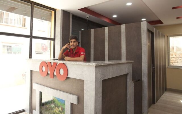 OYO 370 Hotel Devdaha  Restaurant