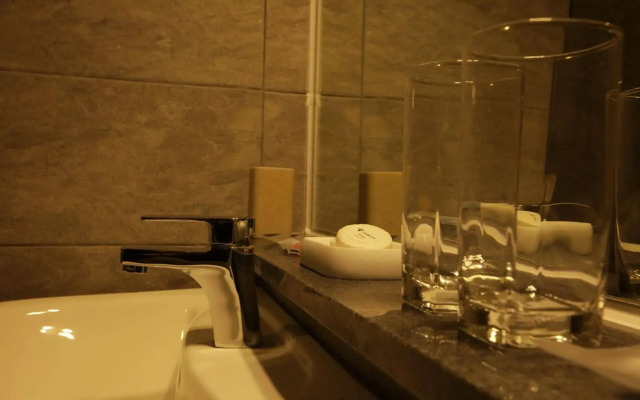 Yihua Hotel