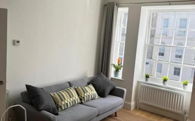 Lovely 1 Bed flat *FREE PARKING* Hoe/Barbican Plymouth