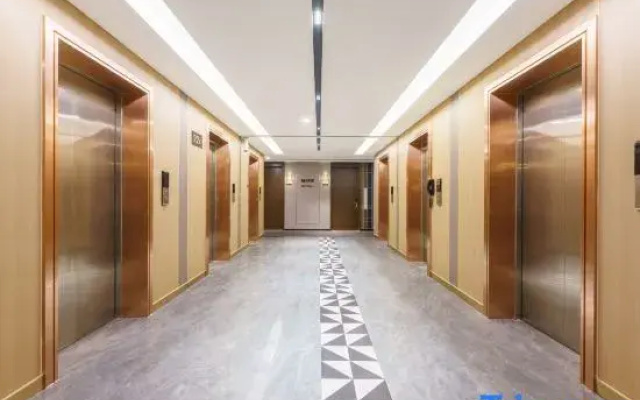 Homeinn Plus Hotel (Urumqi Xiaxigou Subway Station)
