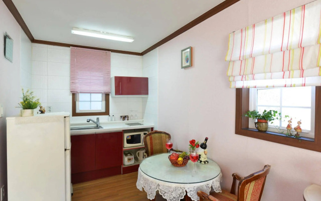 Bohemian couple pension