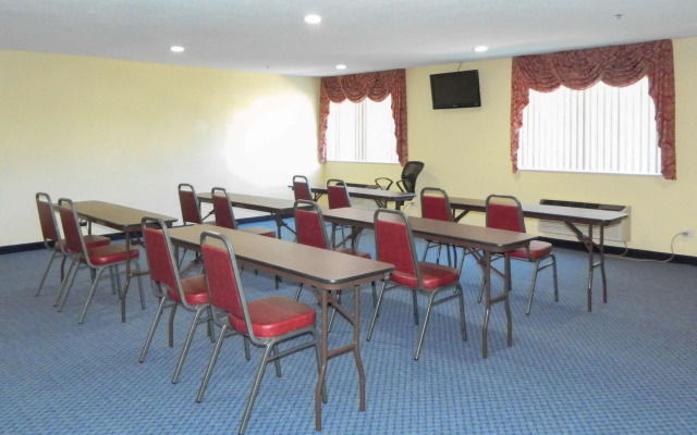 Quality Inn Ottawa near Starved Rock State Park