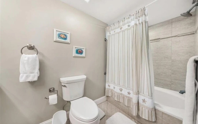 Sea Oats 142 2 Bedroom Home by RedAwning