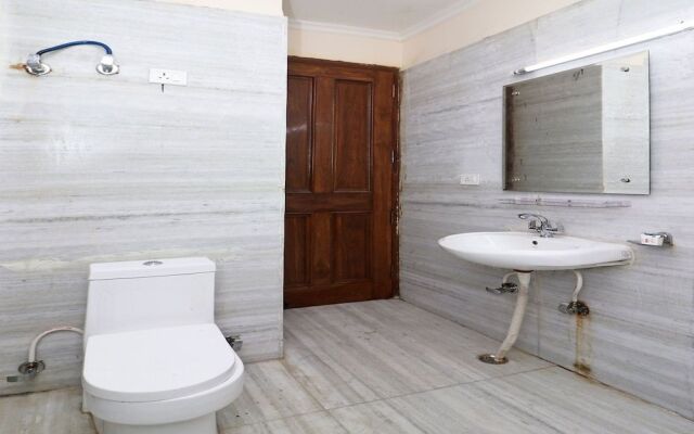 OYO 10669 Hotel Comfort Stay Inn