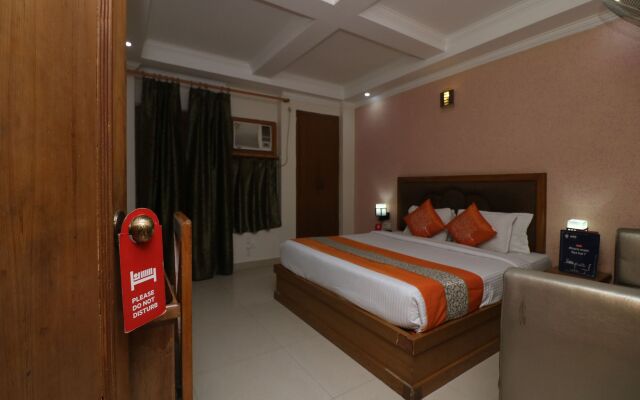 OYO 9978 Hotel Calista