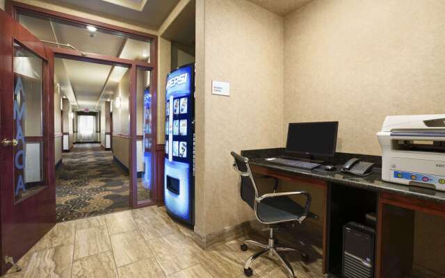 Ramada by Wyndham Edson
