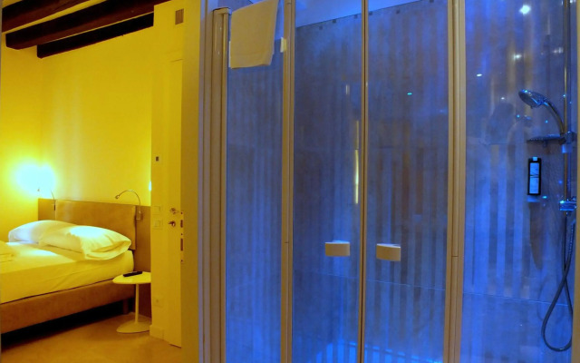 Leone Hotel