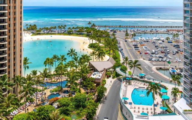 Ilima Suite at The Ilikai Short Walk to Beach!