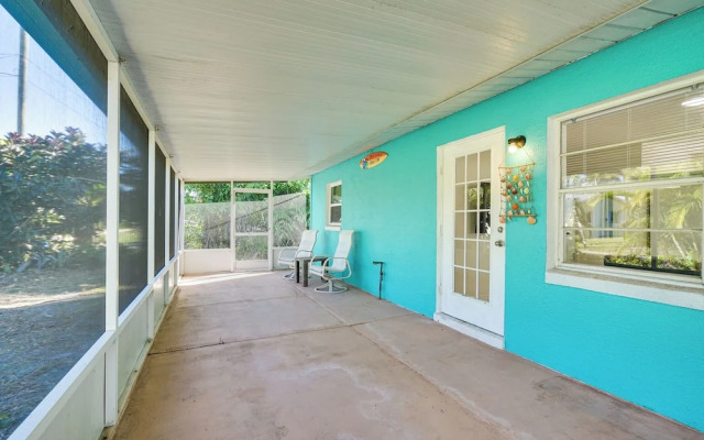 1 Mi to Boat Ramp: Bokeelia Home w/ Screened Patio