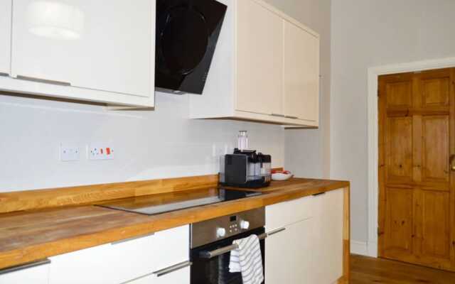 Modern Open-plan Leith Flat
