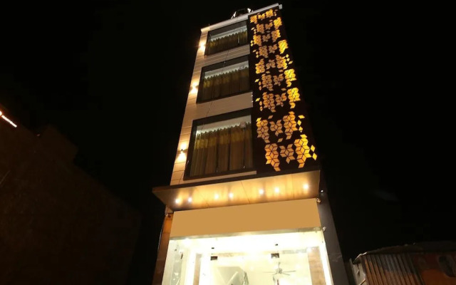 Oyo 35930 Tricity Hotel Premia