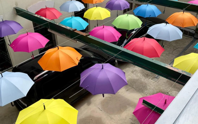 Sunny and spacious apartment near city centre