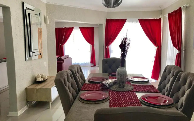 TOYAs HOUSE
