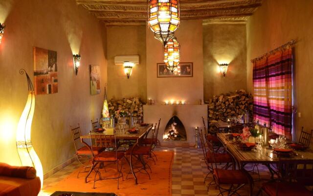 Riad Ain Khadra Khadra